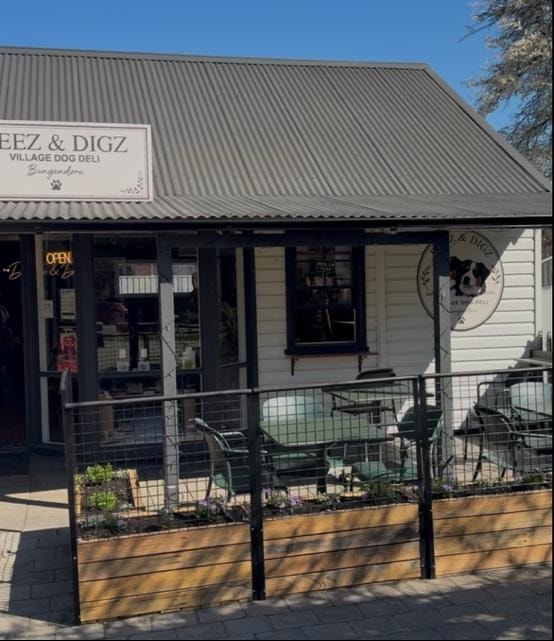 The dog-friendly outdoor seating area at Deez & Digz